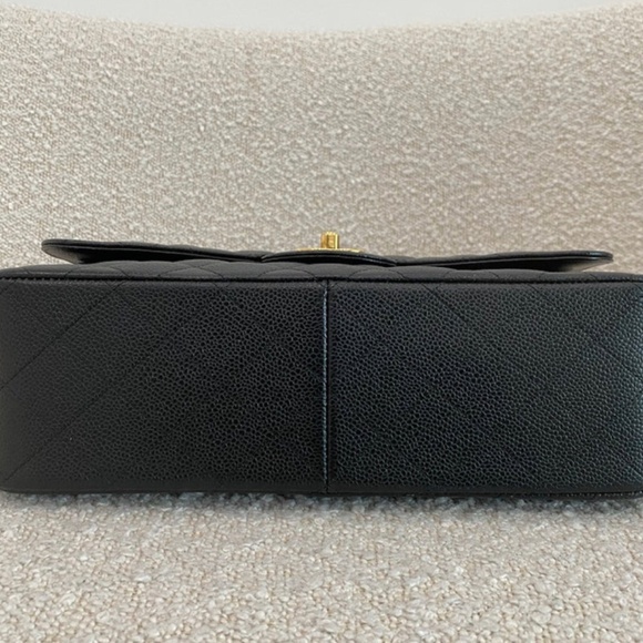 Authentic Chanel Classic Flap Jumbo Black Caviar - Picture 15 of 16